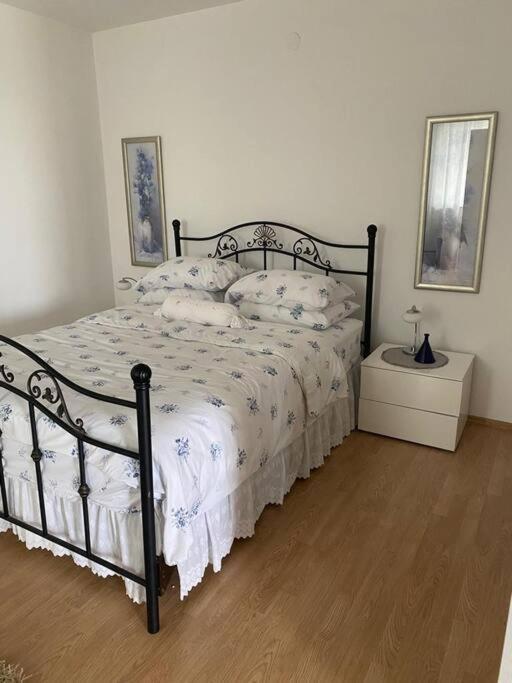 Lovely 3 Bedroom Apartment In Quiet Area W/ Pool プーラ エクステリア 写真